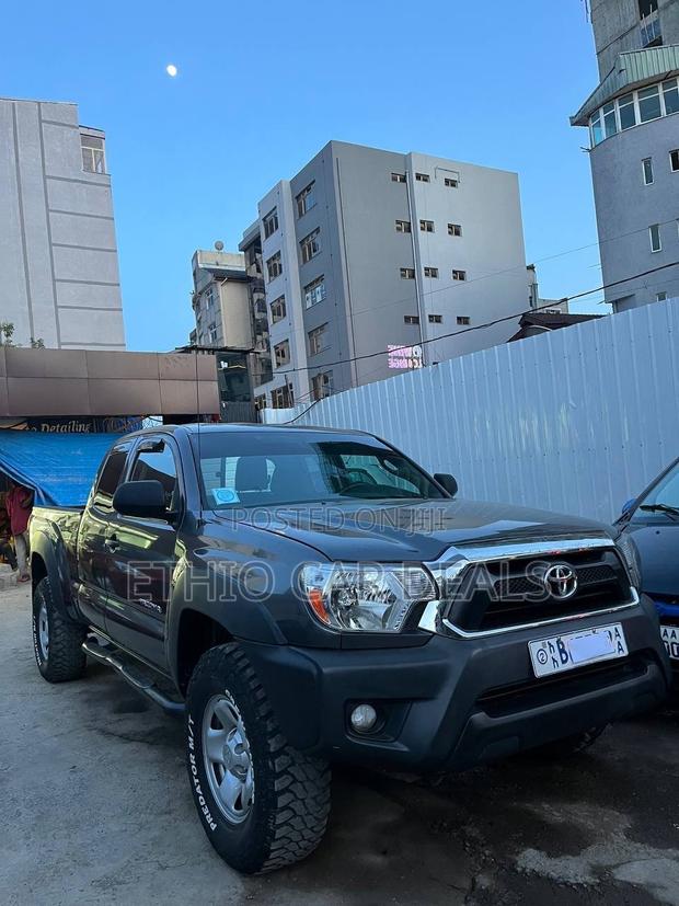 Toyota Tacoma 2014 Black