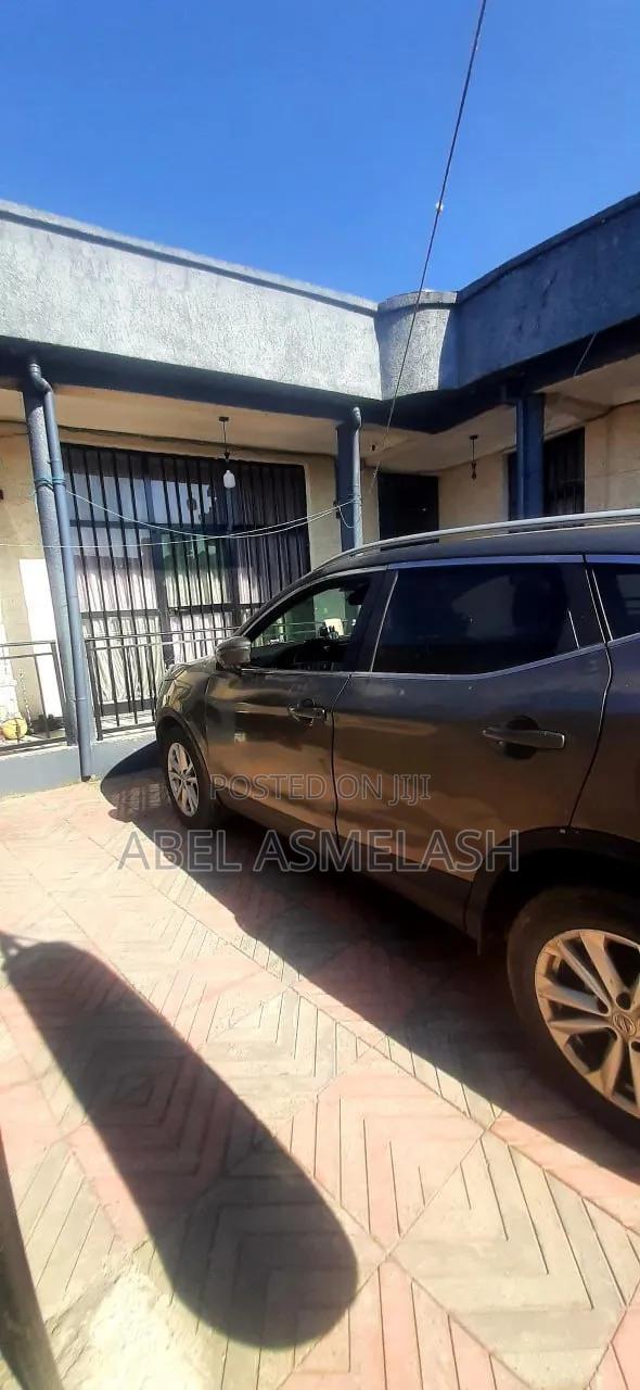 Nissan Qashqai 2016 Brown