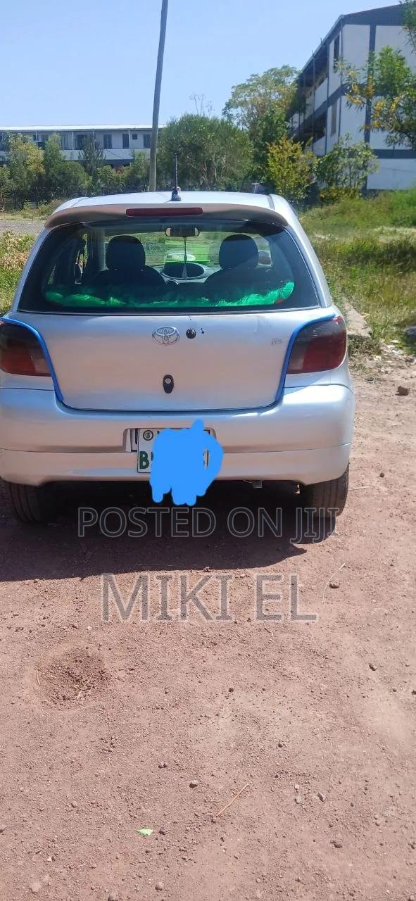 Toyota Vitz 1.0 FWD 5dr 2001 Silver