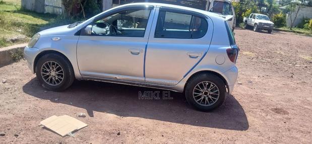 Toyota Vitz 1.0 FWD 5dr 2001 Silver