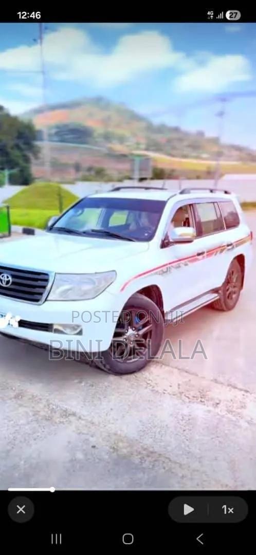 Toyota Land Cruiser 5.7 V8 2011 White