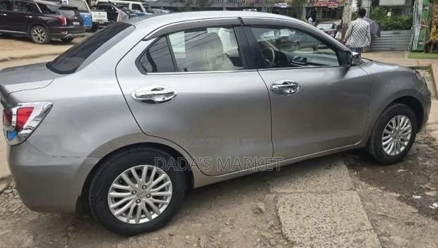 Suzuki Dzire 2022 Silver