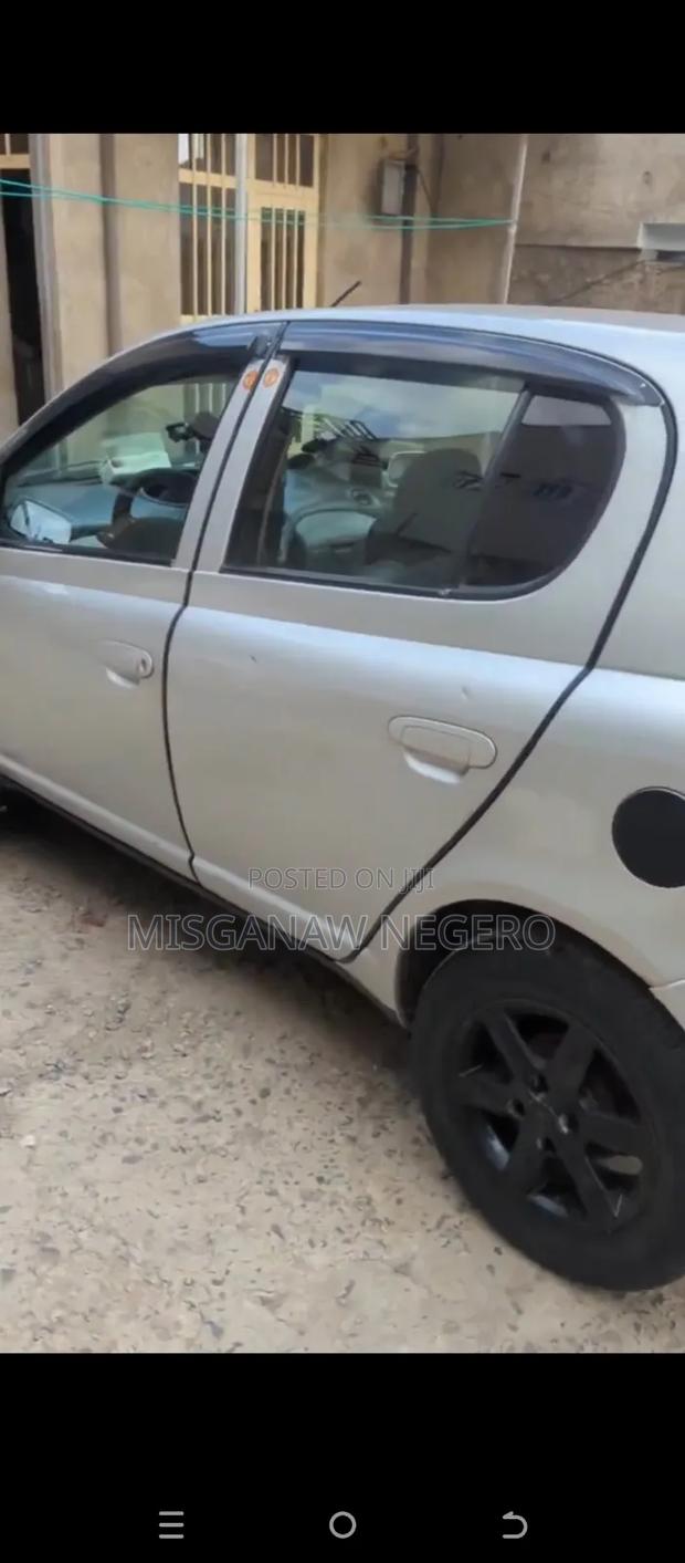Toyota Vitz 1.0 FWD 5dr 2001 Silver