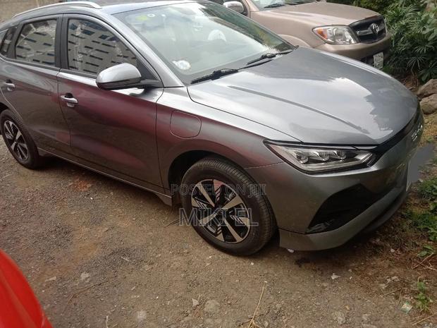 BYD E2 43 kWh 94 hp FWD 2025 Gray