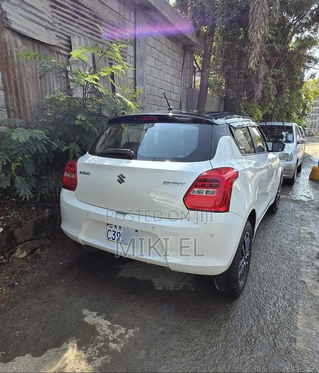 Suzuki Swift RS 2022 White