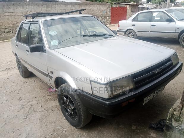 Toyota Corolla 1985 Silver