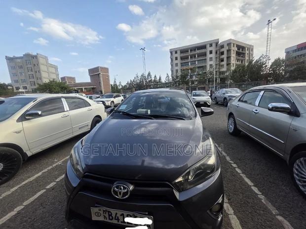 Toyota Yaris 2015 Blue