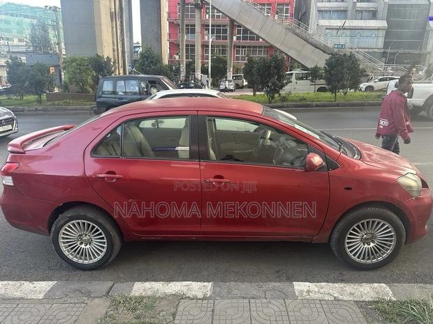 Toyota Yaris 2008 Red