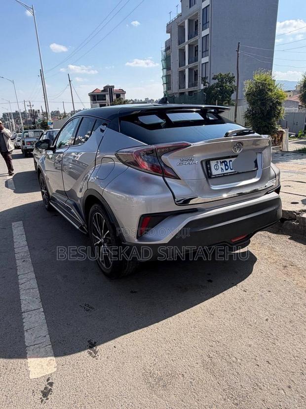 Toyota C-HR 2017 Silver