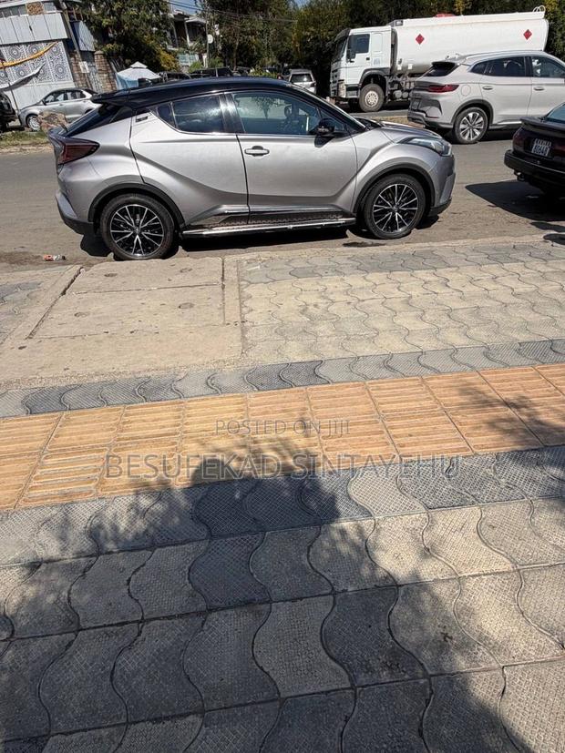 Toyota C-HR 2017 Silver