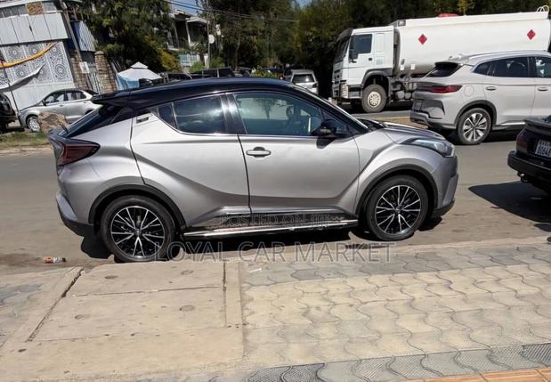 Toyota C-HR 2017 Silver