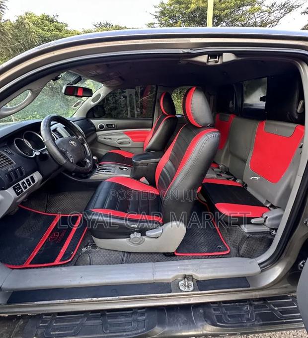 Toyota Tacoma 2012 Gray