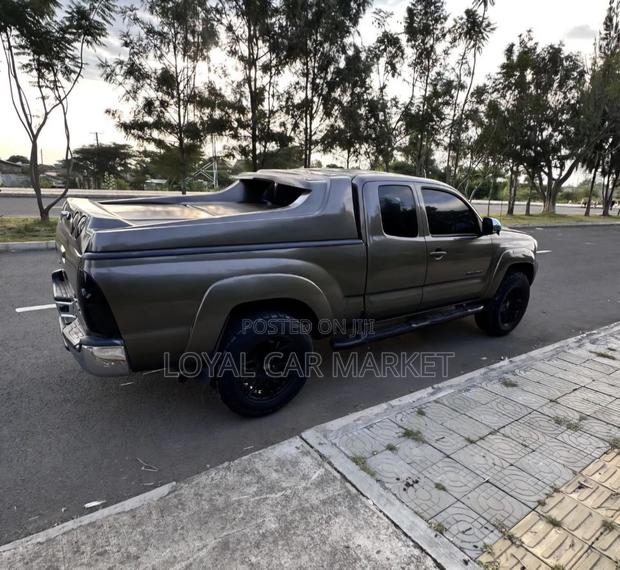 Toyota Tacoma 2012 Gray