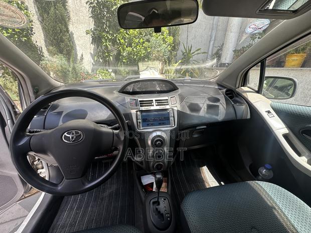 Toyota Yaris 1.0 VVT-i 2007 Gray