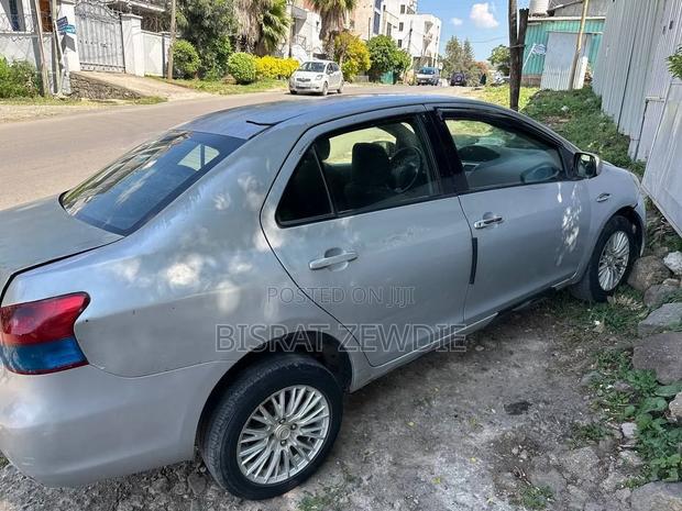 Toyota Yaris 2009 Silver