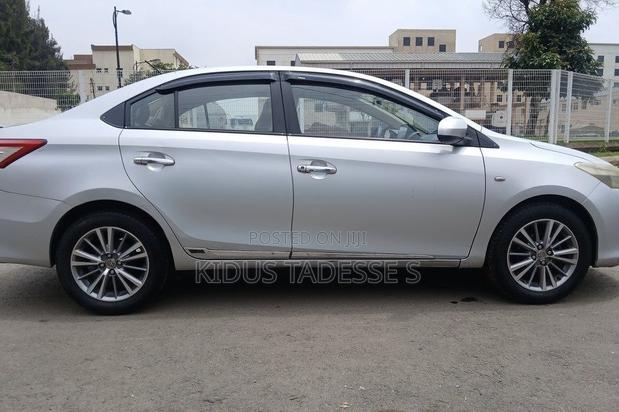 Toyota Yaris 2015 Silver