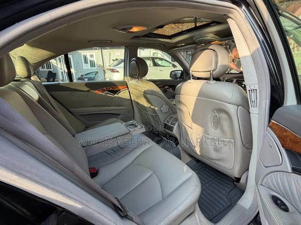 Mercedes-Benz E200 2003 Black