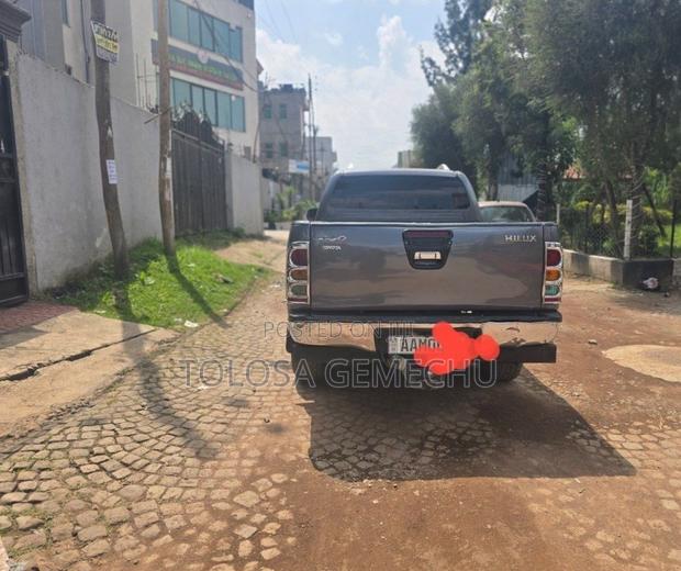 Toyota Hilux 2007 Gray