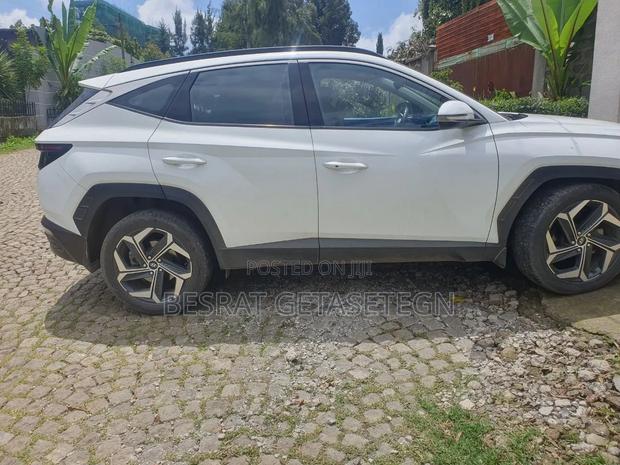Hyundai Tucson 2022 White