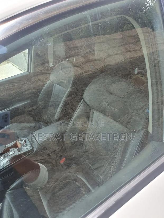 Hyundai Tucson 2022 White