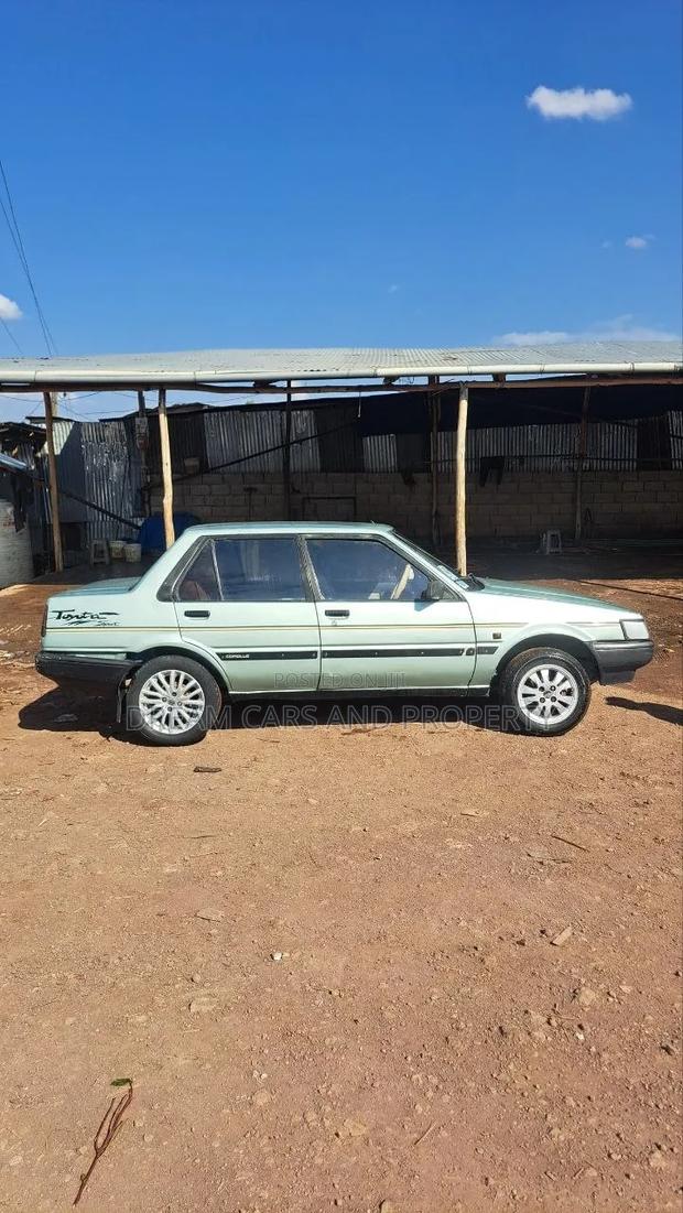 Toyota Corolla 1.3 1984 Blue