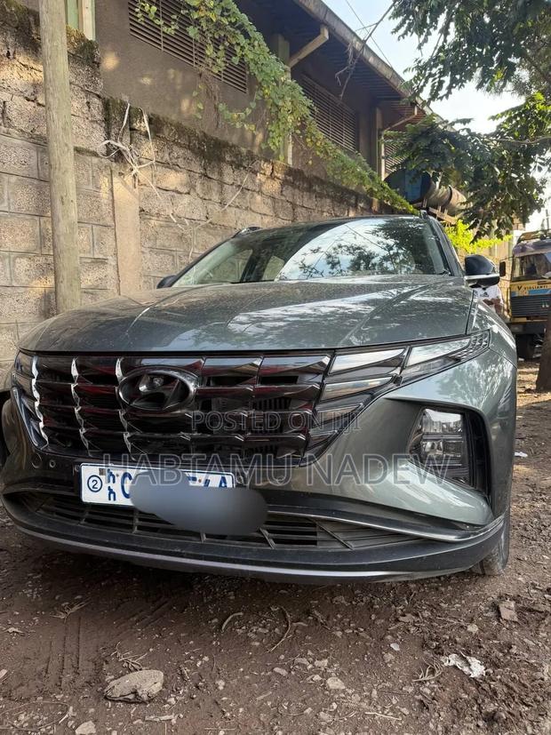 Hyundai Tucson 2022 Silver
