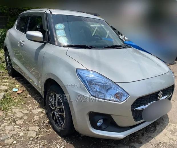 Suzuki Swift 2022 White