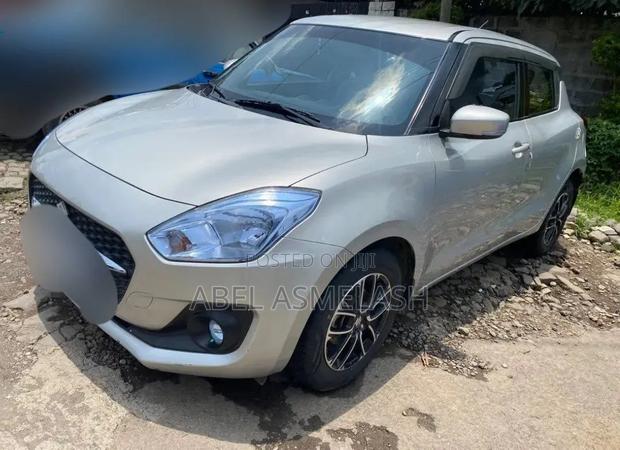 Suzuki Swift 2022 White