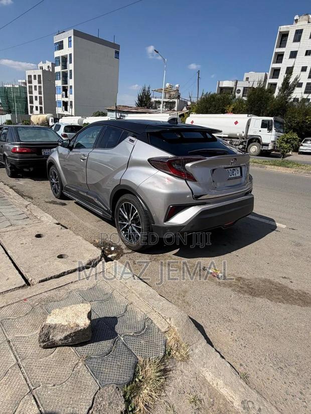 Toyota C-HR 2017 Silver