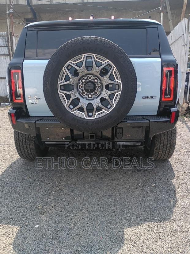 GMC HUMMER EV SUV 2025 Blue