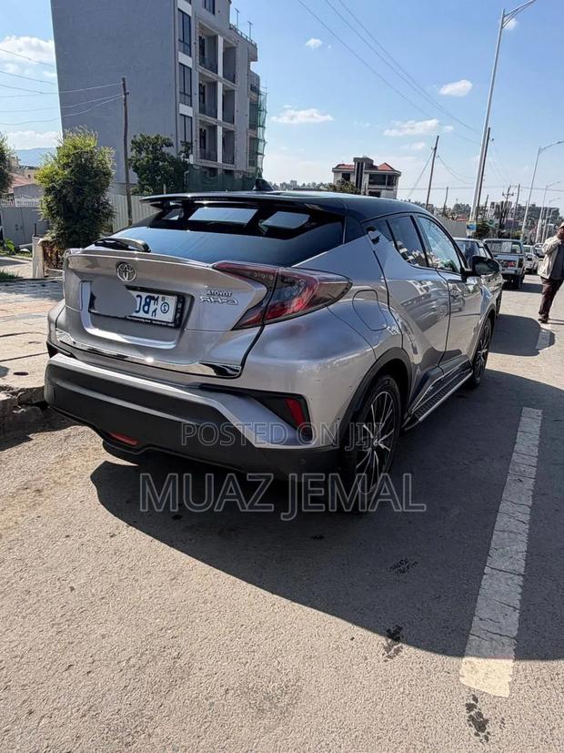Toyota C-HR 2017 Silver
