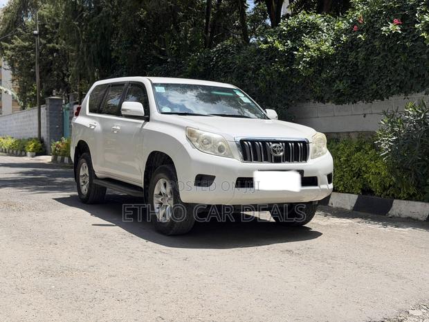 Toyota Land Cruiser Prado 2012 White