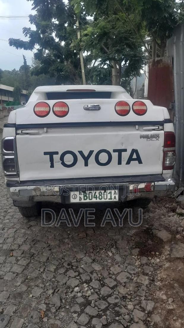 Toyota Hilux 2013 White