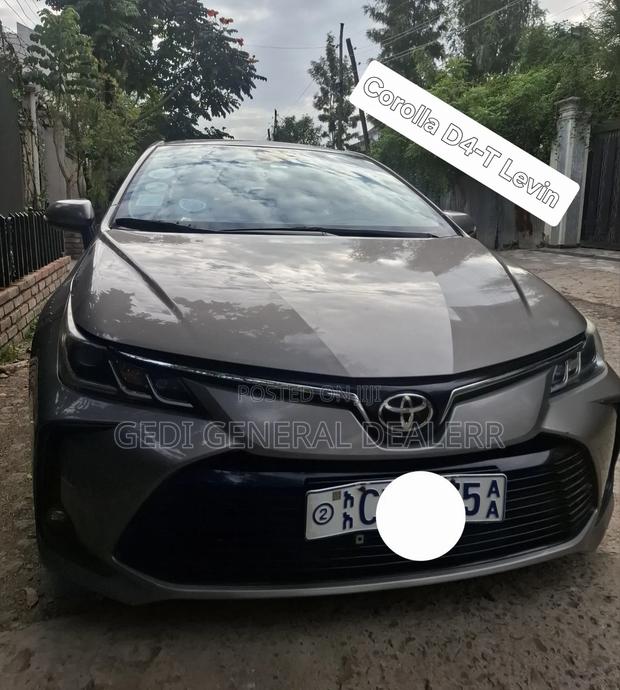 Toyota Levin 2022 Gold