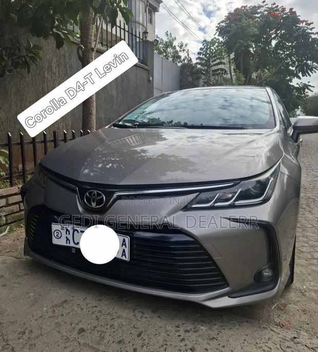 Toyota Levin 2022 Gold