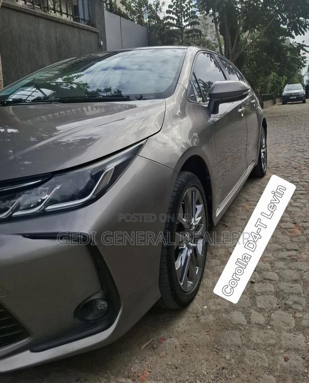 Toyota Levin 2022 Gold