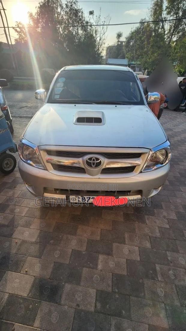 Toyota Hilux 2008 Gold