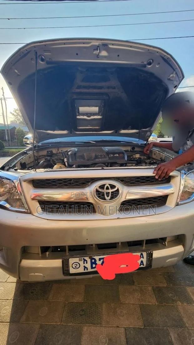 Toyota Hilux 2008 Gold