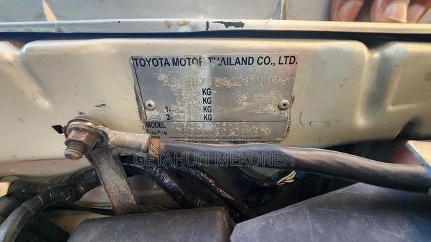 Toyota Hilux 2008 Gold