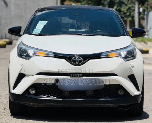 Toyota C-HR XLE Prermium FWD (2.0L 4cyl 2AM) 2018 White