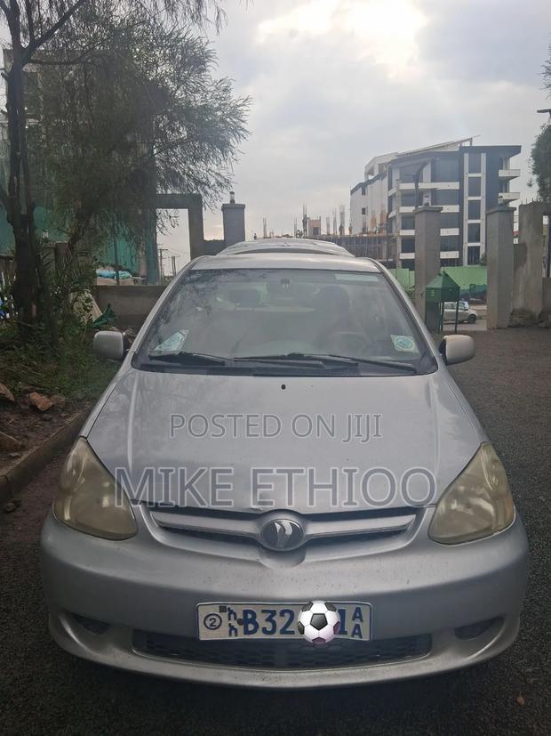 Toyota Platz 2005 Silver