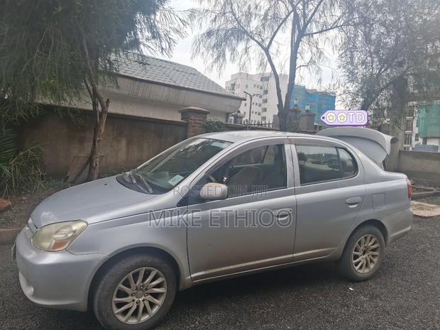 Toyota Platz 2005 Silver