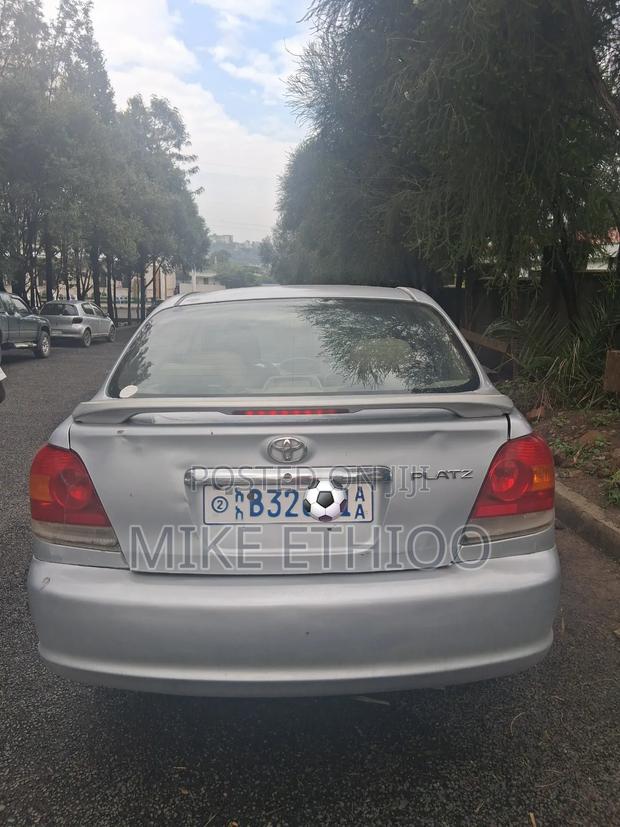 Toyota Platz 2005 Silver