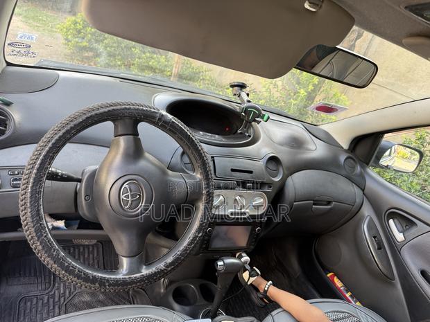 Toyota Vitz 2004 Gray