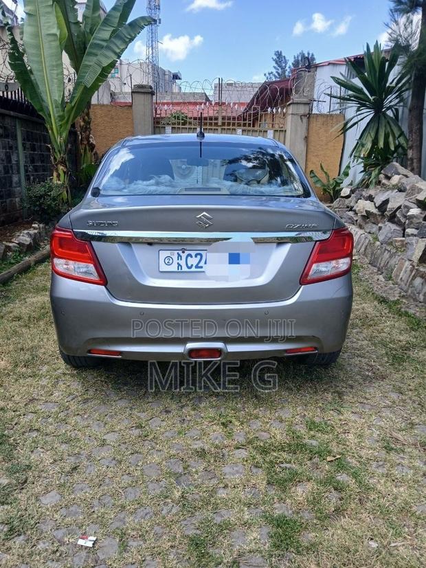 Suzuki Dzire 2022 Silver