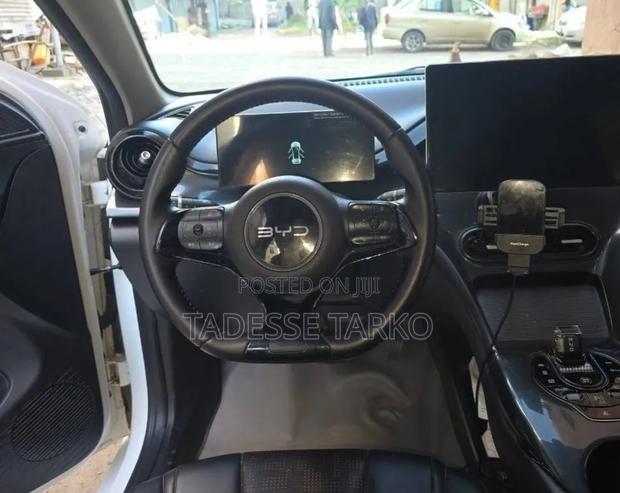 BYD E2 43 kWh 94 hp FWD 2023 White