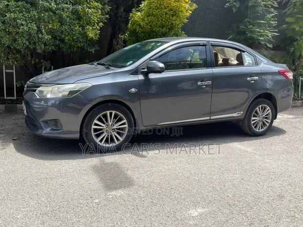 Toyota Yaris 2015 Blue