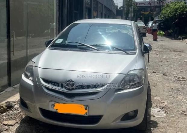 Toyota Belta 2006 Silver