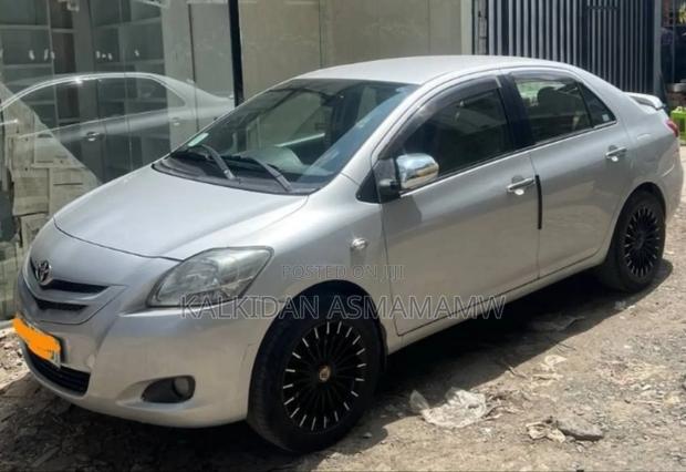 Toyota Belta 2006 Silver