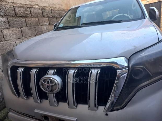 Toyota Land Cruiser 2013 Gray